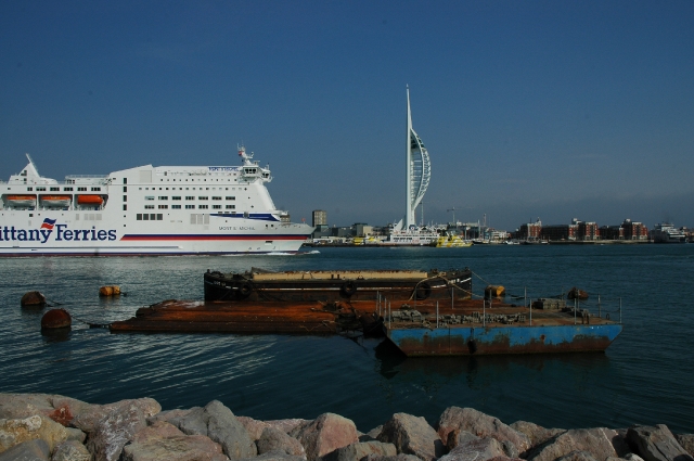 portsmouth, harbour docks, sou-30.JPG - PORTSMOUTH HARBOUR -  FROM GOSPORT